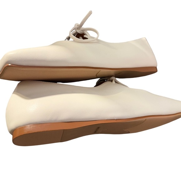 Elegant White Women's Flats - Picture 11 of 12
